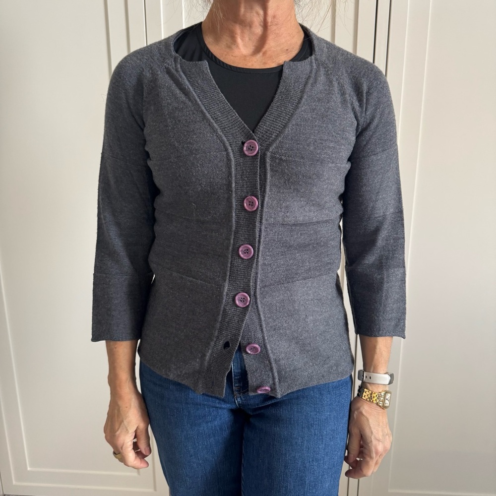 Shin Choi Gray 100% merino Cardigan Sweater with Purple Buttons size medium